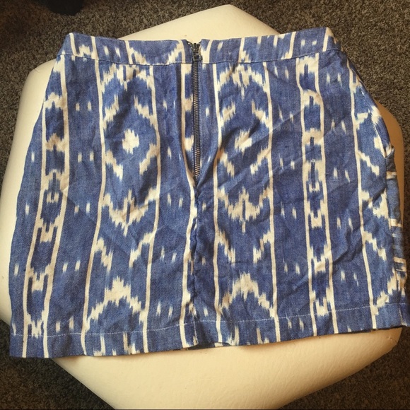 Linen Chambray Mini in Tribal Print - Picture 2 of 2